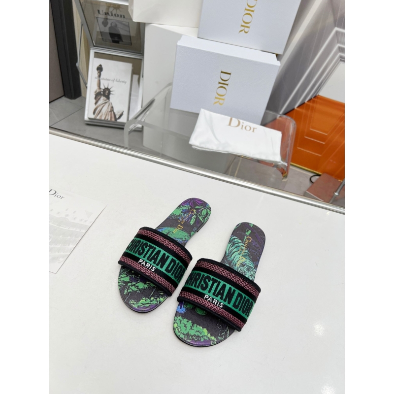 ch**an D*or slippers